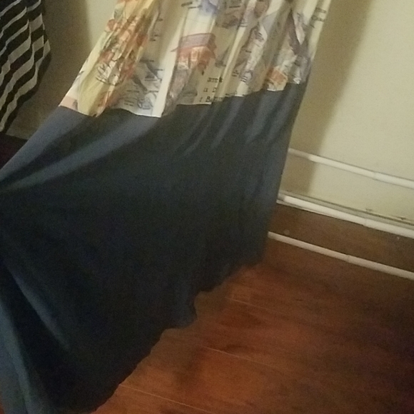 Dress - Picture 2 of 3